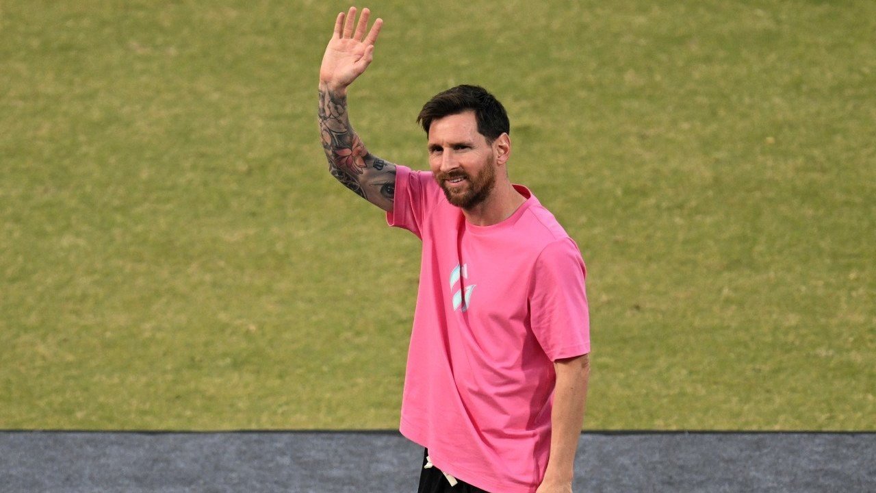 Lionel Messi Pulang dari Tur India, Dapat Hadiah Jam Tangan Langka Senilai 18,4 Miliar Rupiah